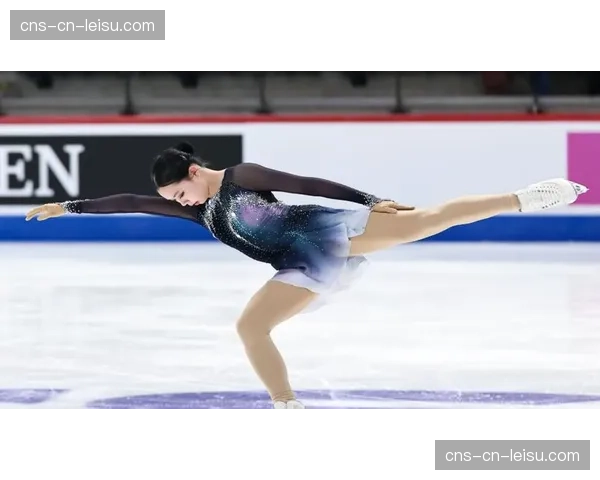 世界花样滑冰锦标赛女单短节目：韩国小将金艺书刷新个人最佳成绩
