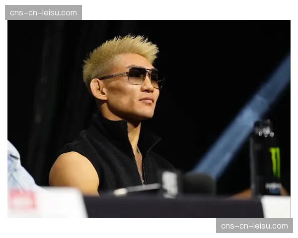 UFC 300副赛战报：中国选手“金刚”宋亚东一致判定战胜前冠军斯特林